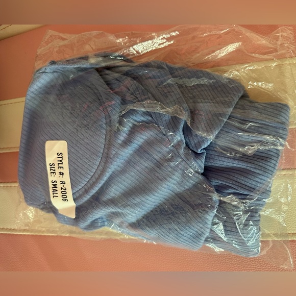 Two piece set size small 😊 - Picture 3 of 3